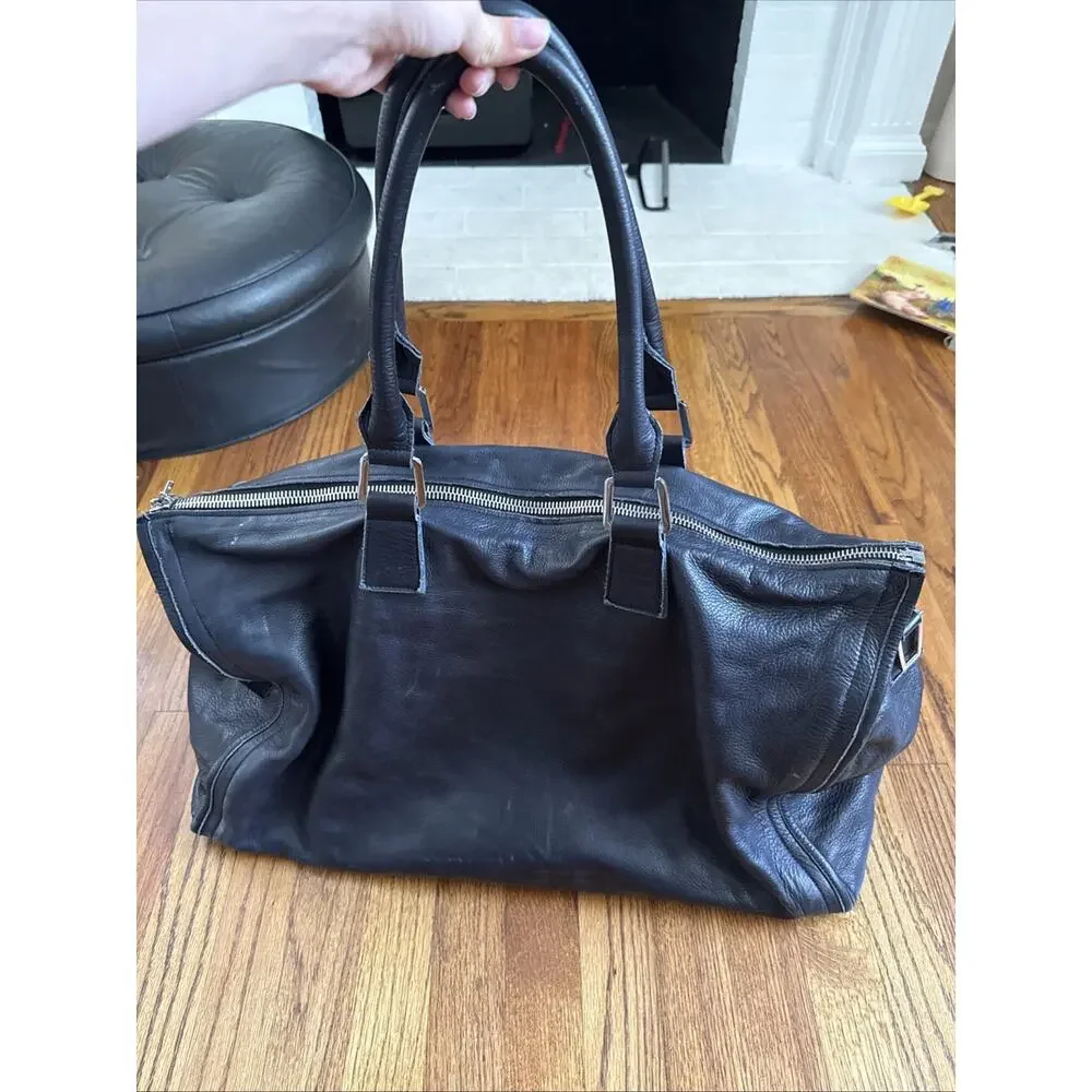 MUSIKA FRERE Handcrafted Leather Duffle Bag